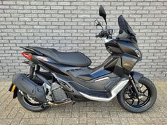 APRILIA SR GT 200