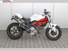 DUCATI 796 MONSTER