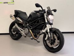 DUCATI MONSTER 696