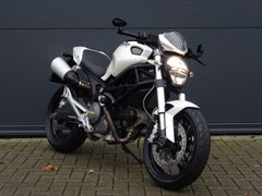 DUCATI MONSTER 696