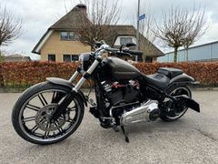 HARLEY-DAVIDSON BREAKOUT