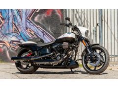 HARLEY-DAVIDSON BREAKOUT PRO STREET CVO