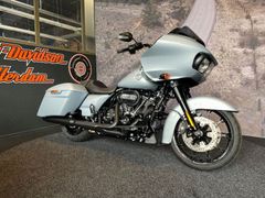 HARLEY-DAVIDSON ROAD GLIDE FLTRI