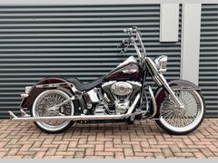 HARLEY-DAVIDSON SOFTAIL DELUXE FLSTNI