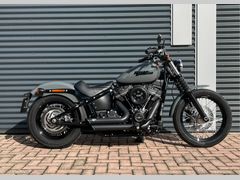 HARLEY-DAVIDSON SOFTAIL STREET BOB