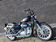 HARLEY-DAVIDSON SPORTSTER XL 883 R