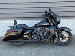 HARLEY-DAVIDSON STREET GLIDE