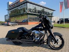 HARLEY-DAVIDSON STREET GLIDE FLHX