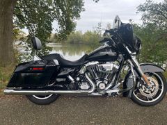 HARLEY-DAVIDSON STREET GLIDE FLHX