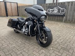 HARLEY-DAVIDSON STREET GLIDE SPECIAL FLHXS