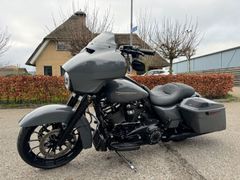 HARLEY-DAVIDSON STREET GLIDE SPECIAL FLHXS