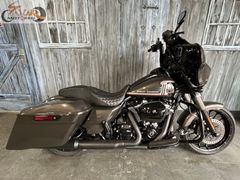 HARLEY-DAVIDSON STREET GLIDE SPECIAL FLHXS
