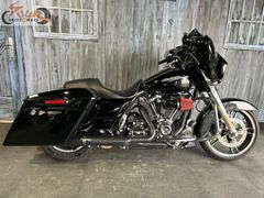 HARLEY-DAVIDSON STREET GLIDE SPECIAL FLHXS