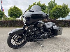 HARLEY-DAVIDSON STREET GLIDE SPECIAL FLHXS