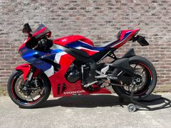HONDA CBR 1000 RR-R FIREBLADE