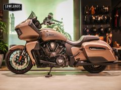 INDIAN MOTORCYCLE CHALLENGER DARK HORSE