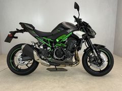 KAWASAKI Z900