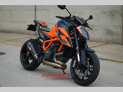 KTM 1290 SUPER DUKE R