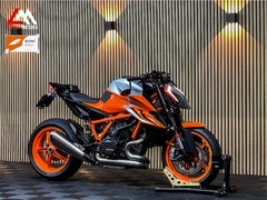 KTM 1290 SUPER DUKE R