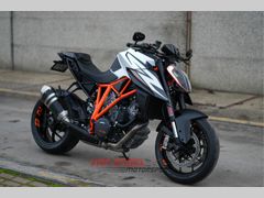 KTM 1290 SUPER DUKE R