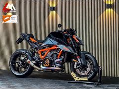 KTM 1290 SUPER DUKE R