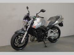 SUZUKI GSR 600