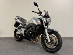 SUZUKI GSR 600