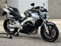 SUZUKI GSR 600