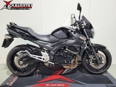 SUZUKI GSR 600