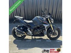 SUZUKI GSR 750