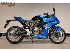 SUZUKI GSX-8R