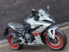 SUZUKI GSX-8R