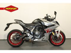 SUZUKI GSX-8R