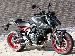 SUZUKI GSX-8S