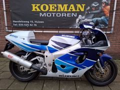 SUZUKI GSX-R 750