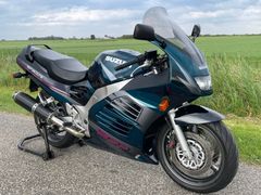 SUZUKI RF 900 R