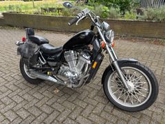SUZUKI VS 700 INTRUDER