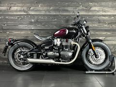 TRIUMPH BOBBER PURPLE STEALTH EDITION