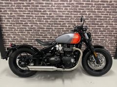 TRIUMPH BONNEVILLE BOBBER