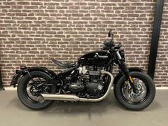 TRIUMPH BONNEVILLE BOBBER