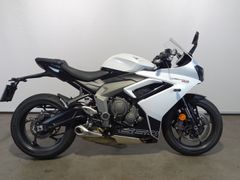 TRIUMPH DAYTONA 660