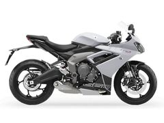 TRIUMPH DAYTONA 660