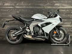 TRIUMPH DAYTONA 660