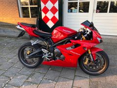 TRIUMPH DAYTONA 675