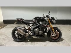 TRIUMPH SPEED TRIPLE 1200 RS