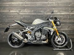 TRIUMPH SPEED TRIPLE 1200 RS
