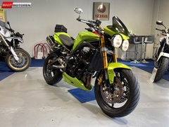 TRIUMPH STREET TRIPLE 675