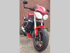 TRIUMPH STREET TRIPLE 675