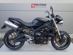 TRIUMPH STREET TRIPLE 675