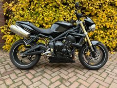 TRIUMPH STREET TRIPLE 675